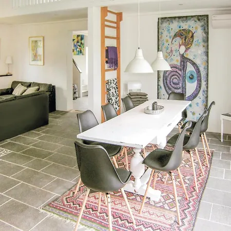 Two Bedroom Holiday In Dom wakacyjny