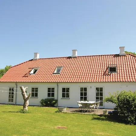 Dom wakacyjny Two Bedroom Holiday In